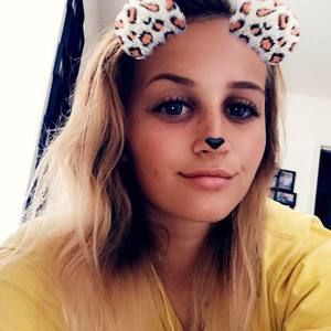 Meet your Posher, Abby